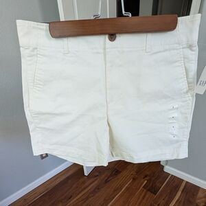 Gap Stretch Easy 5" Mid Rise Ivory  Shorts Size 8 Nwt ❤